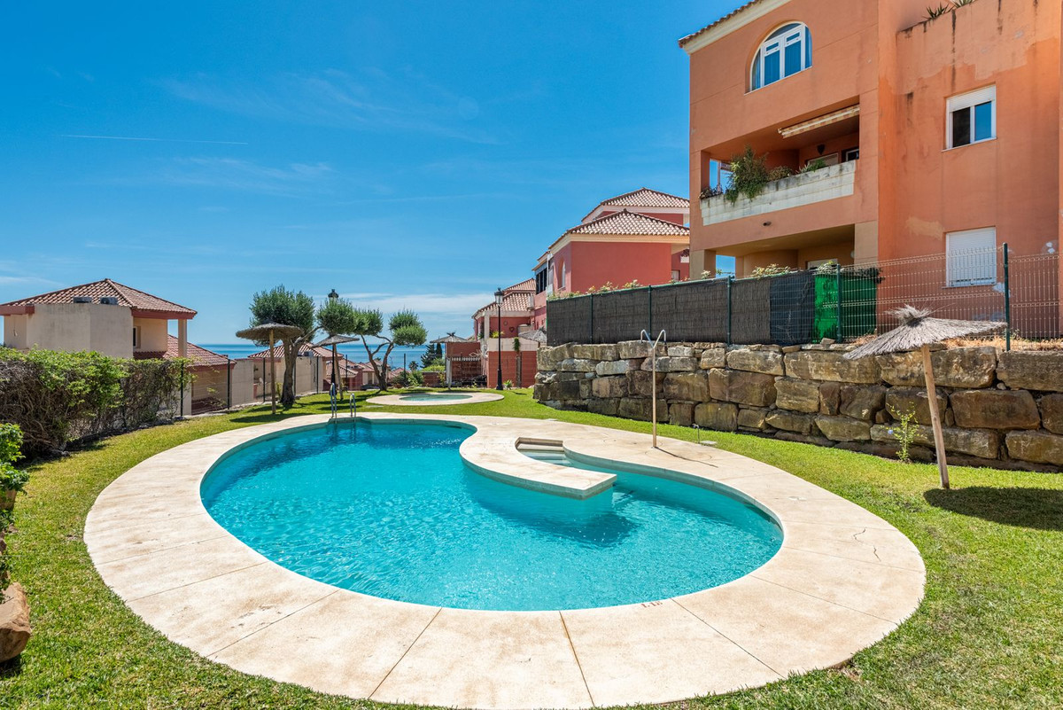 Se vende Apartamento Planta Media de 2 dormitorios en Costa Del Sol, Málaga, España