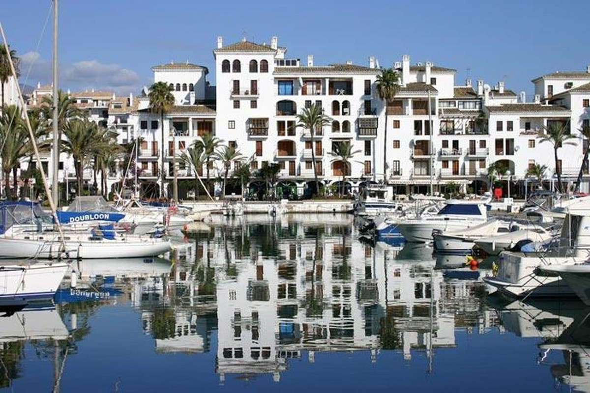 Se vende Apartamento Planta Media de 2 dormitorios en Costa Del Sol, Málaga, España