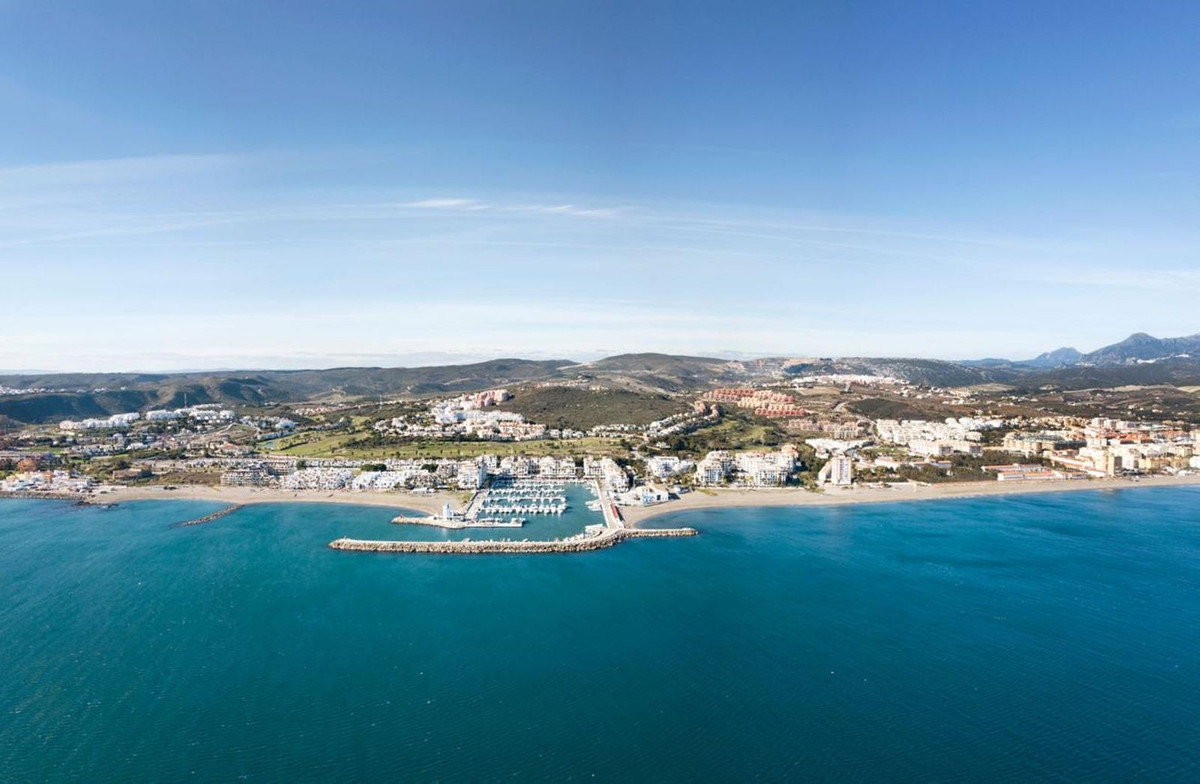 Se vende Apartamento Planta Media de 2 dormitorios en Costa Del Sol, Málaga, España