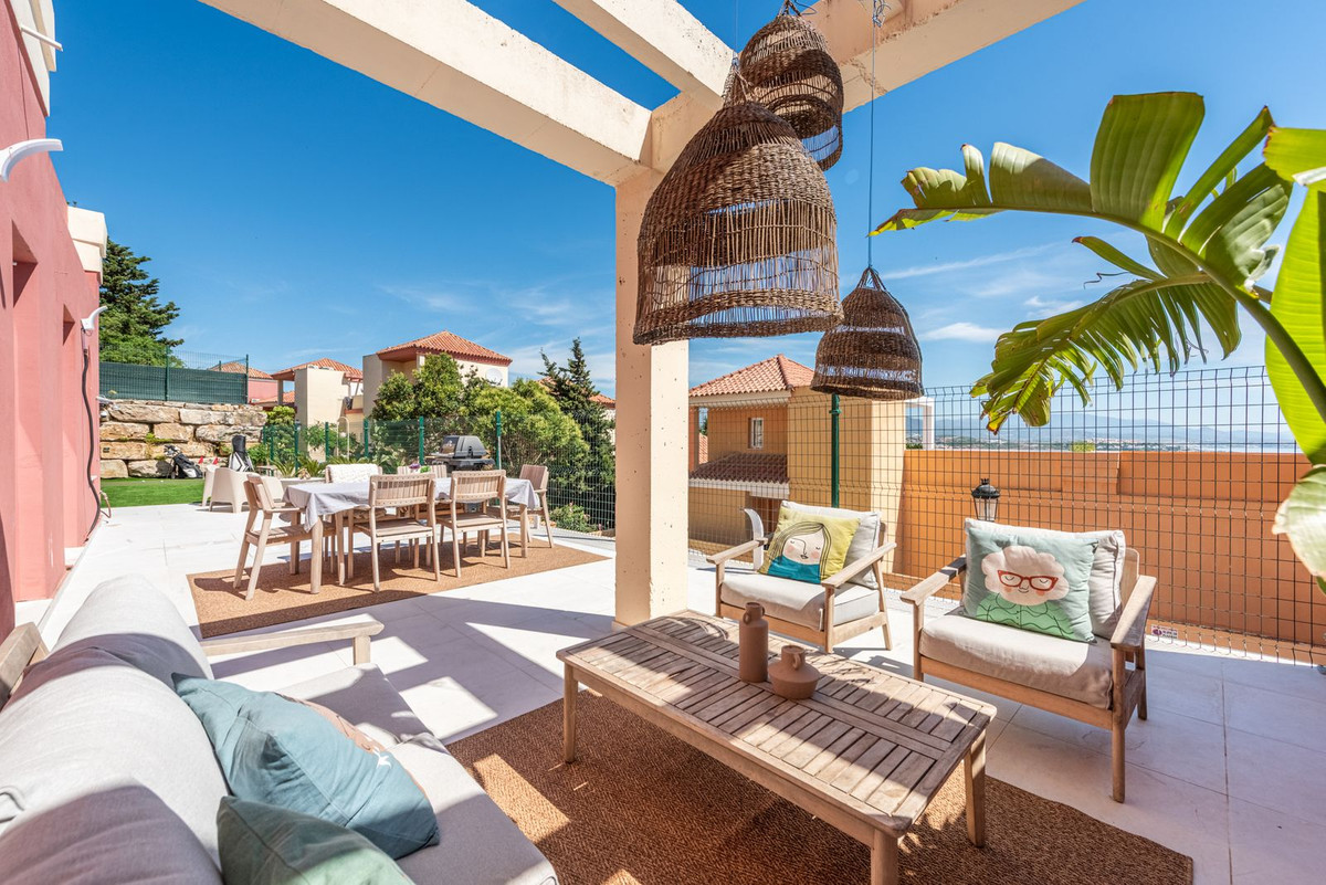 Se vende Apartamento Planta Media de 2 dormitorios en Costa Del Sol, Málaga, España