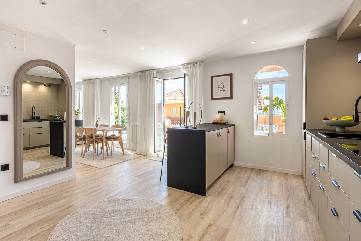 Se vende Apartamento Planta Media de 2 dormitorios en Costa Del Sol, Málaga, España