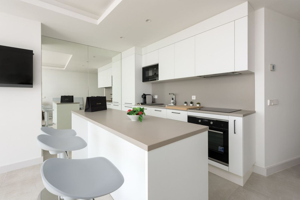 2 Bed Apartment for sale in Puerto Banús Costa Del Sol, Málaga, Spain