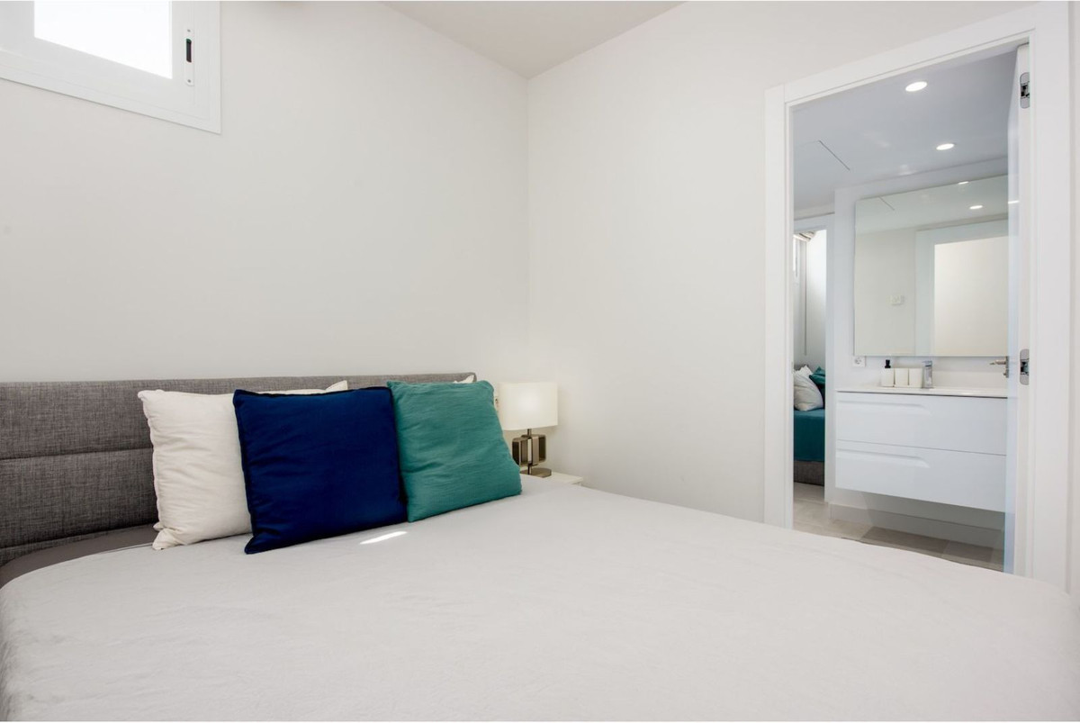 2 Bed Apartment for sale in Puerto Banús Costa Del Sol, Málaga, Spain