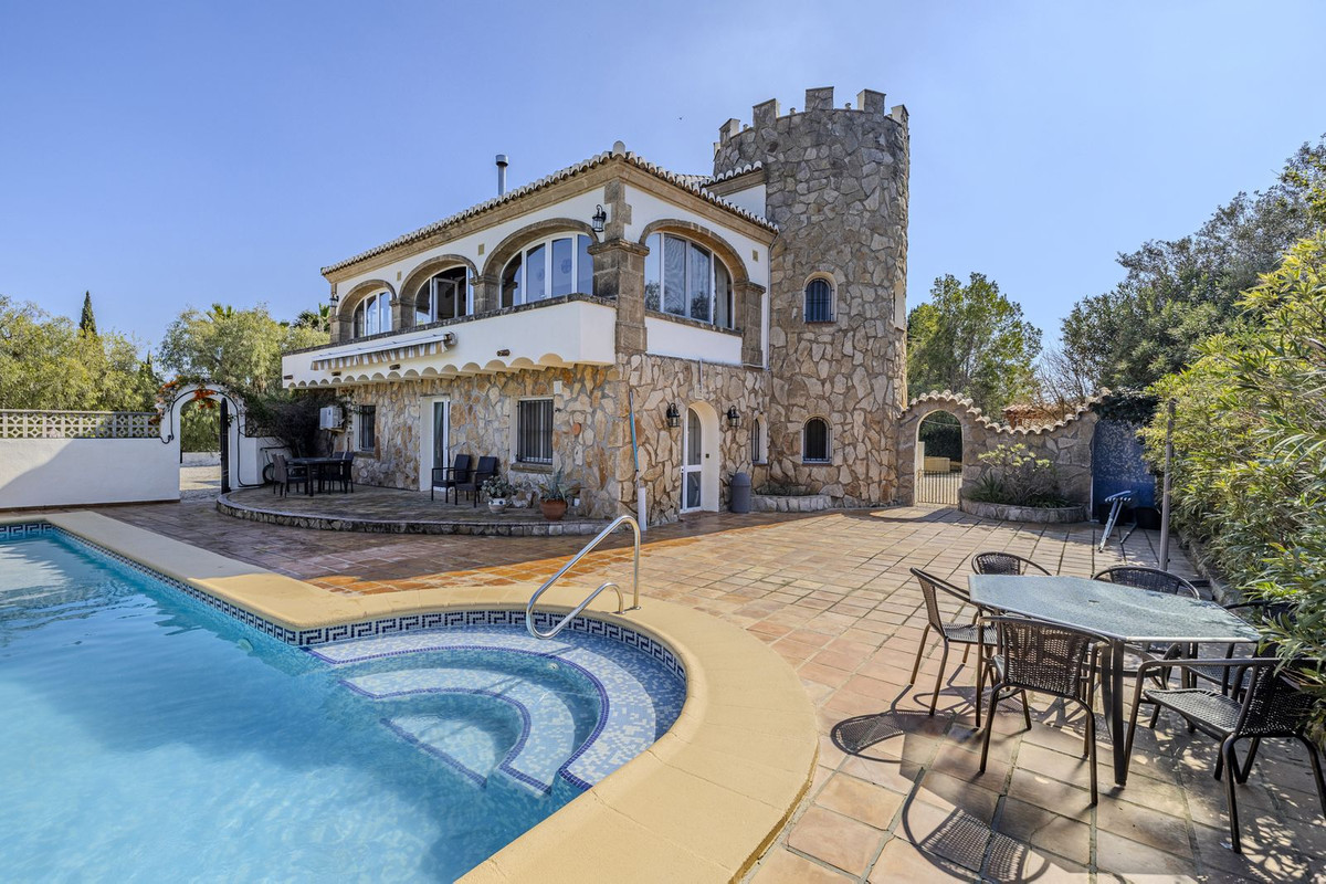 6 Bed Townhouse for sale in Javea Costa Blanca, Alicante, Spain