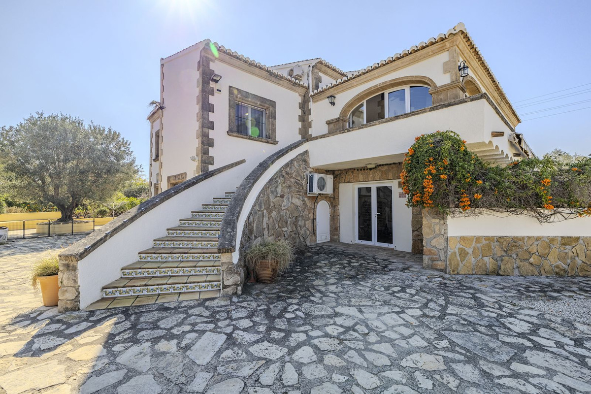6 Bed Townhouse for sale in Javea Costa Blanca, Alicante, Spain