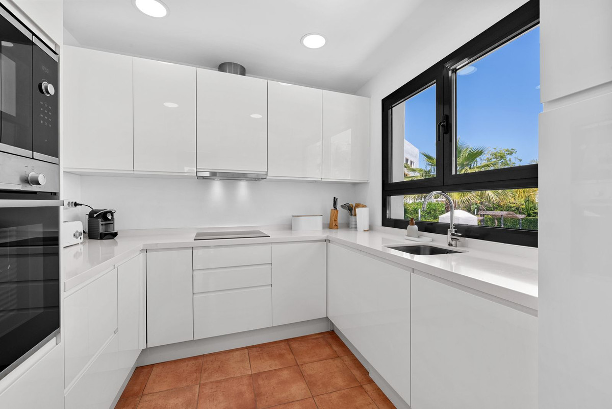 3 Bed Townhouse for sale in Estepona Costa Del Sol, Málaga, Spain