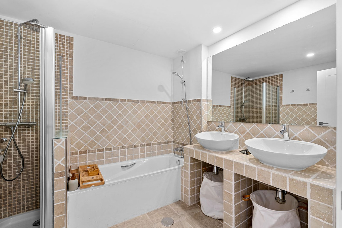 3 Bed Townhouse for sale in Estepona Costa Del Sol, Málaga, Spain