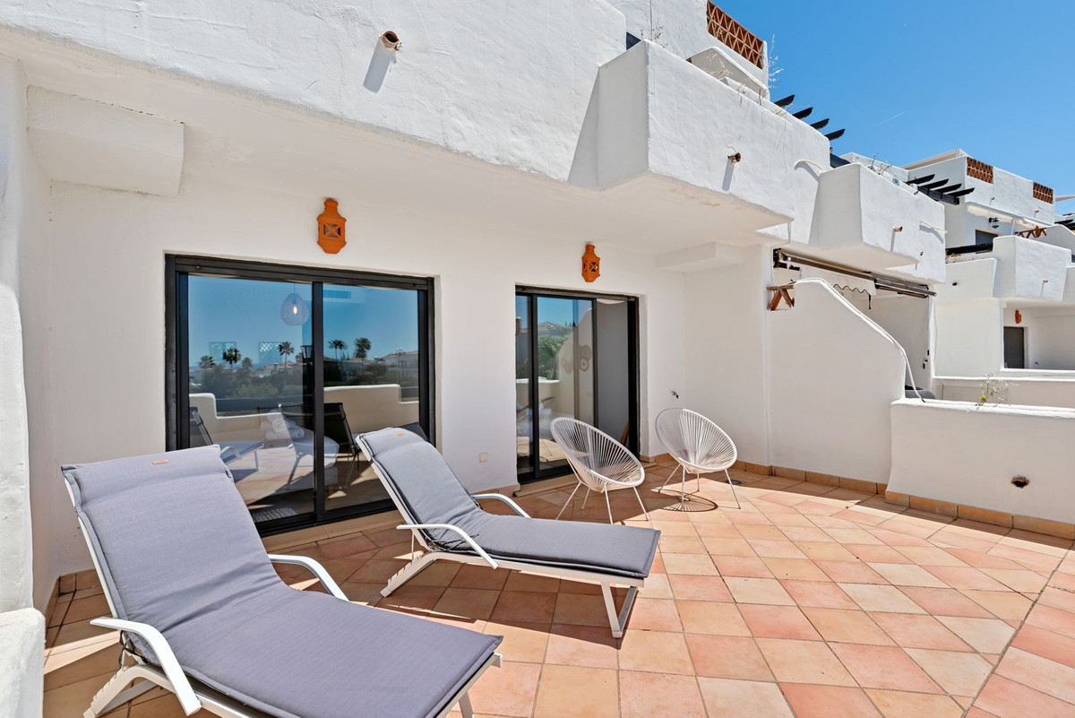 3 Bed Townhouse for sale in Estepona Costa Del Sol, Málaga, Spain