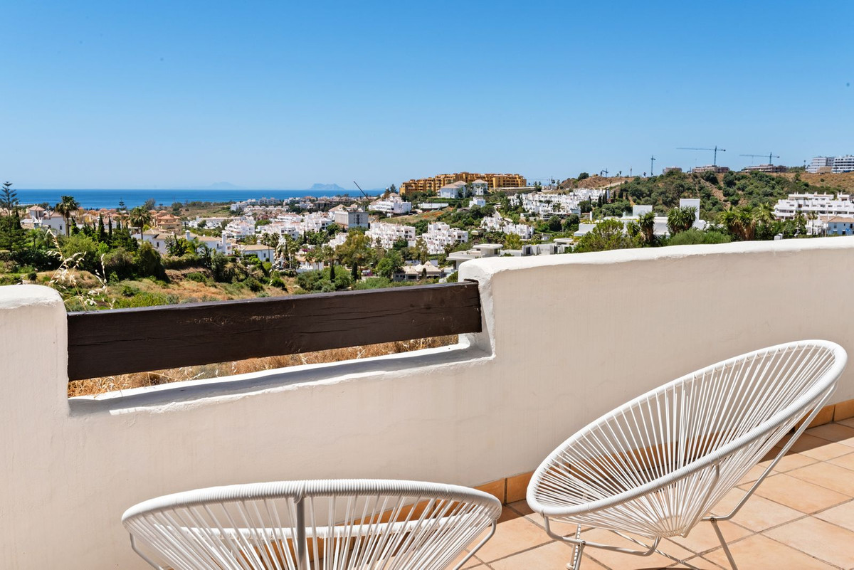 3 Bed Townhouse for sale in Estepona Costa Del Sol, Málaga, Spain