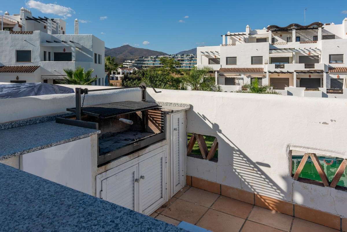 3 Bed Townhouse for sale in Estepona Costa Del Sol, Málaga, Spain