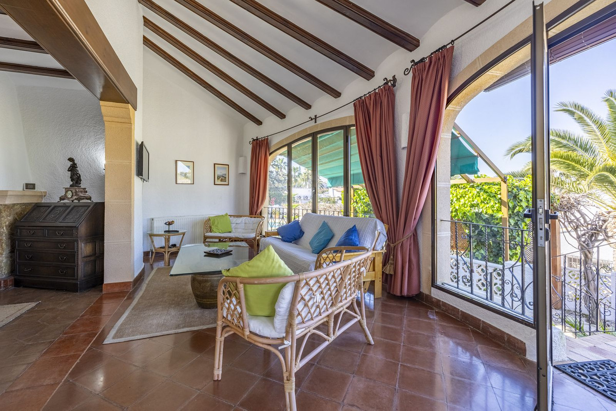 Se vende Villa - Chalet de 4 dormitorios en Costa Blanca, Alicante, España