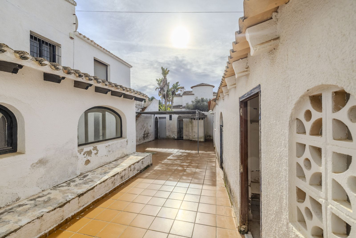 Se vende Villa - Chalet de 3 dormitorios en Costa Blanca, Alicante, España