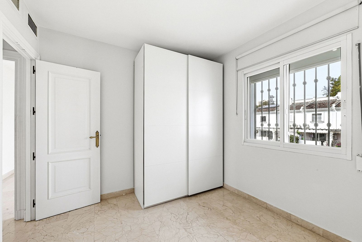 4 Bed Townhouse for sale in Nueva Andalucía Costa Del Sol, Málaga, Spain