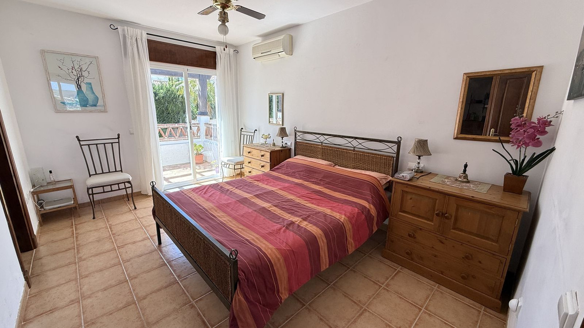 Se vende Villa - Chalet de 3 dormitorios en Costa Del Sol, Málaga, España