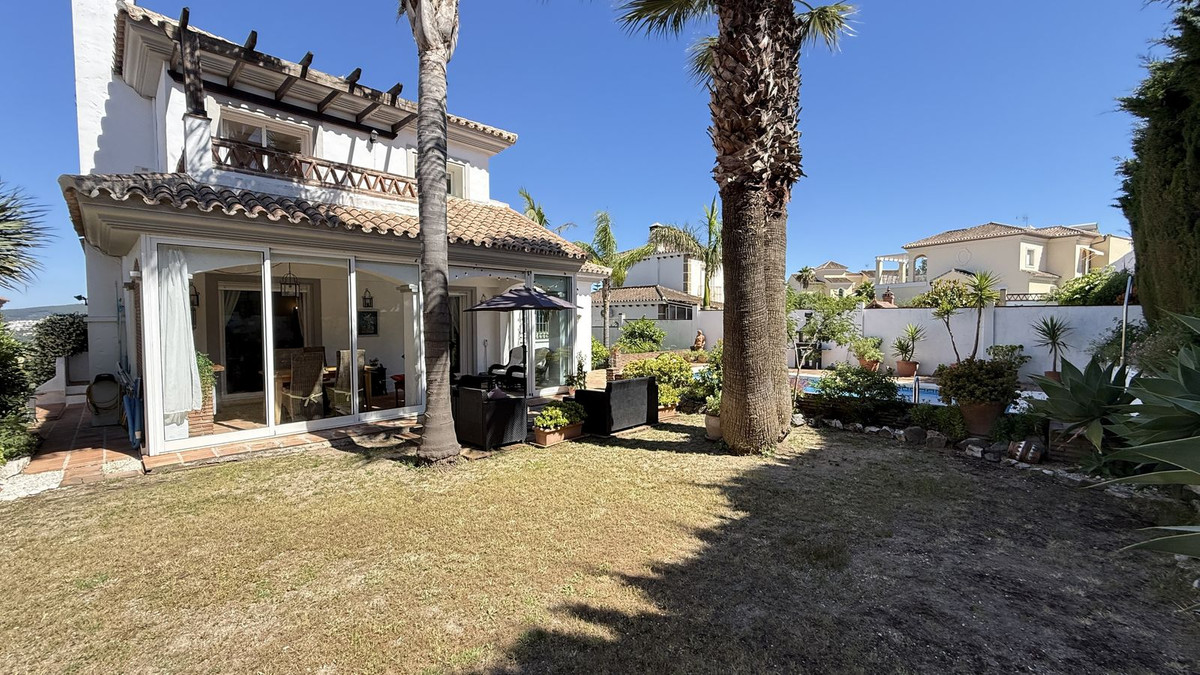 Se vende Villa - Chalet de 3 dormitorios en Costa Del Sol, Málaga, España