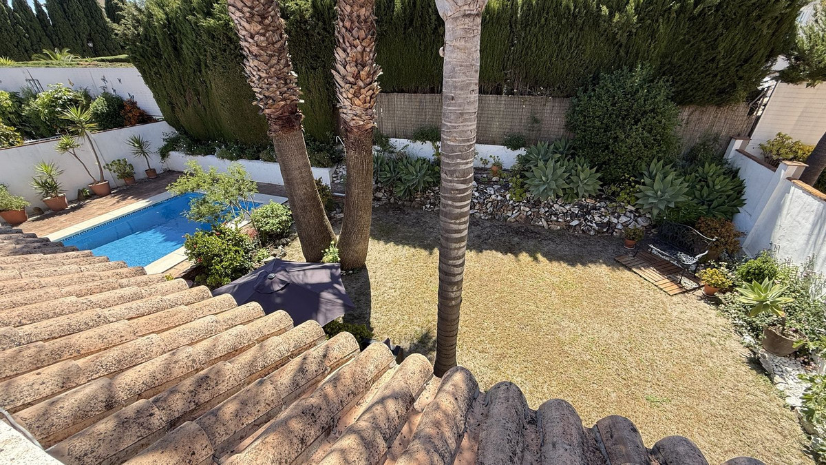 Se vende Villa - Chalet de 3 dormitorios en Costa Del Sol, Málaga, España