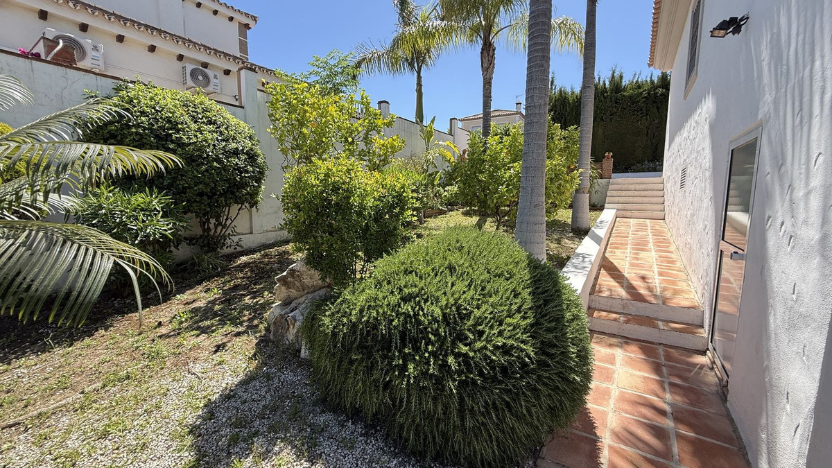 Se vende Villa - Chalet de 3 dormitorios en Costa Del Sol, Málaga, España