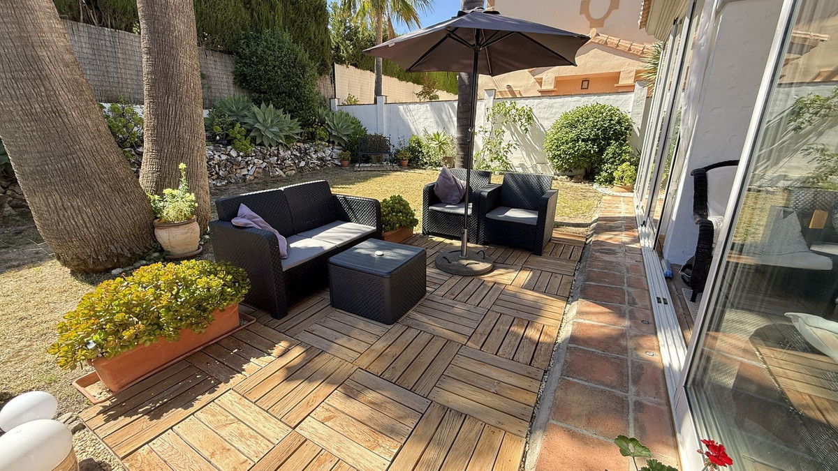 Se vende Villa - Chalet de 3 dormitorios en Costa Del Sol, Málaga, España