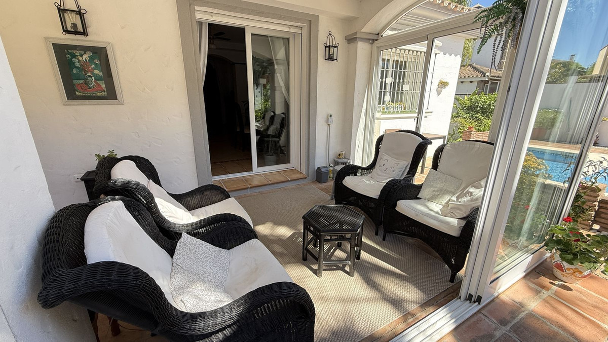 Se vende Villa - Chalet de 3 dormitorios en Costa Del Sol, Málaga, España