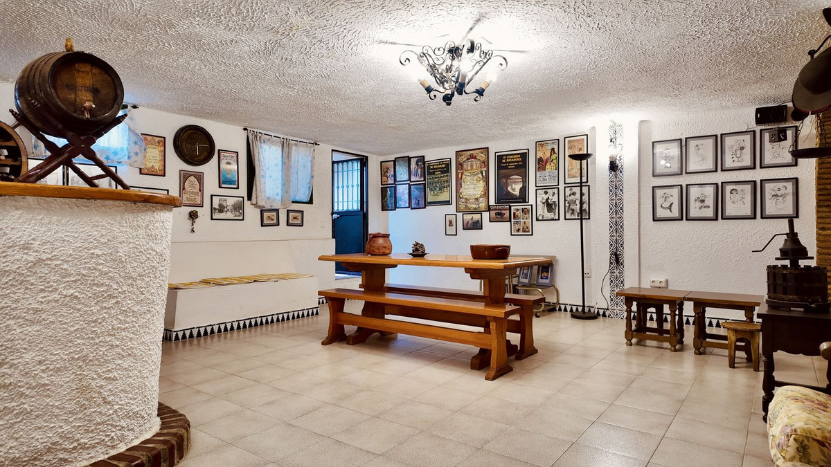 5 Bed Townhouse for sale in Torremolinos Costa Del Sol, Málaga, Spain
