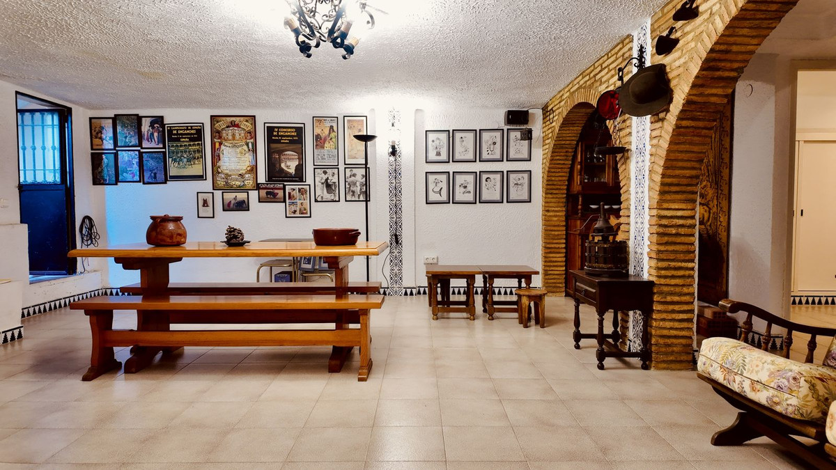 5 Bed Townhouse for sale in Torremolinos Costa Del Sol, Málaga, Spain