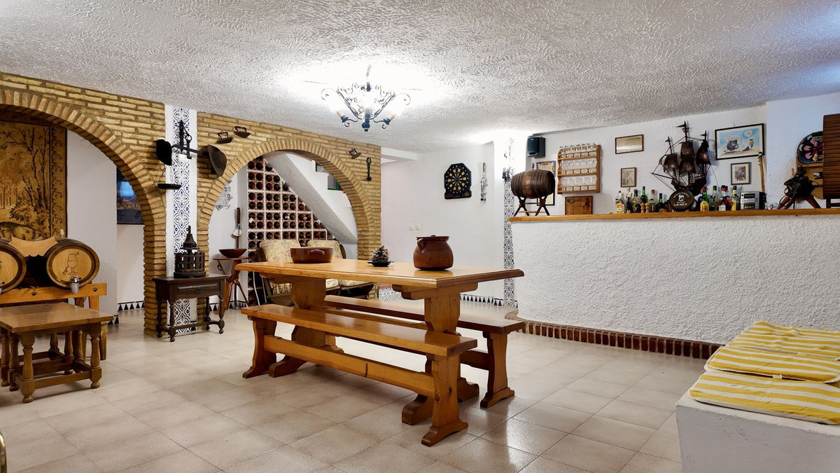 5 Bed Townhouse for sale in Torremolinos Costa Del Sol, Málaga, Spain
