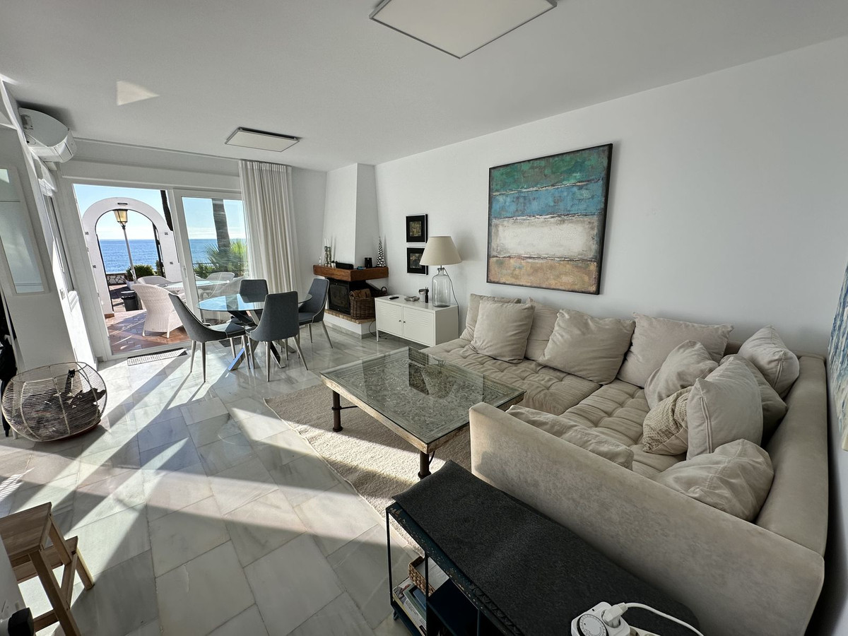 2 Bed Townhouse for sale in La Duquesa Costa Del Sol, Málaga, Spain