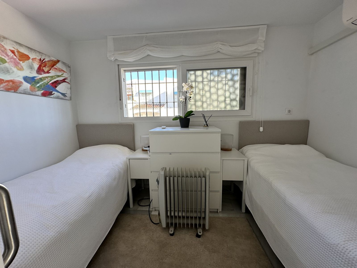 2 Bed Townhouse for sale in La Duquesa Costa Del Sol, Málaga, Spain