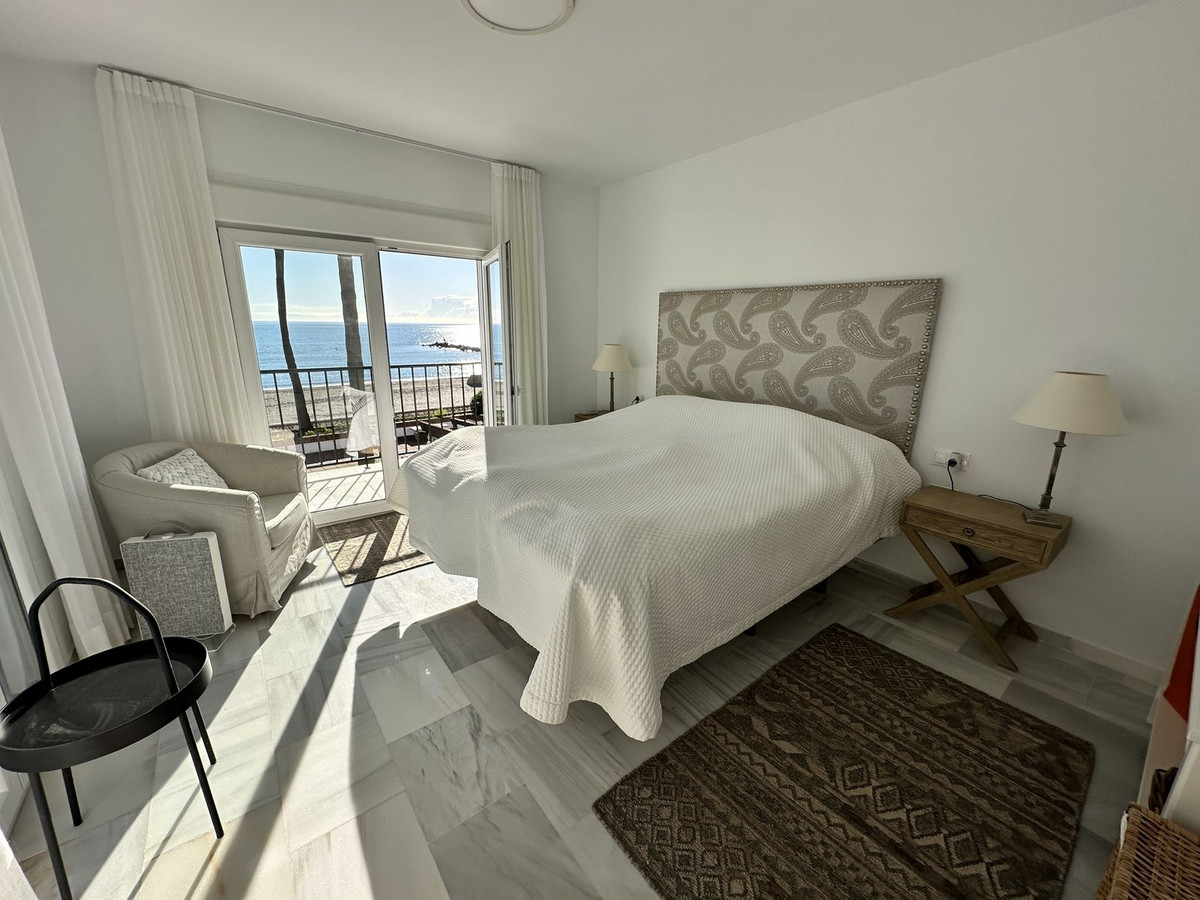2 Bed Townhouse for sale in La Duquesa Costa Del Sol, Málaga, Spain