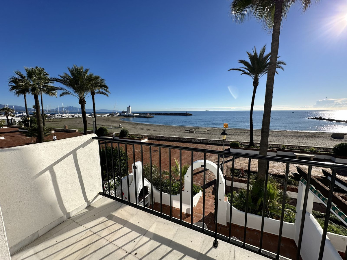 2 Bed Townhouse for sale in La Duquesa Costa Del Sol, Málaga, Spain