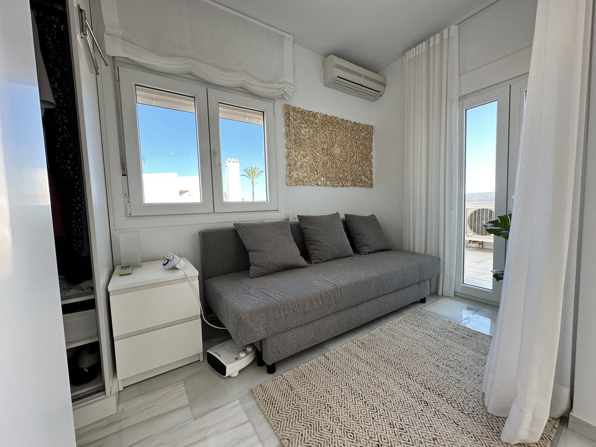 2 Bed Townhouse for sale in La Duquesa Costa Del Sol, Málaga, Spain