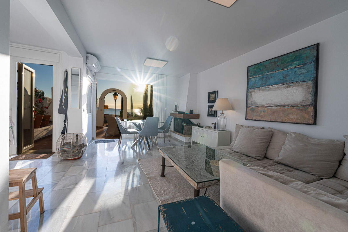 2 Bed Townhouse for sale in La Duquesa Costa Del Sol, Málaga, Spain