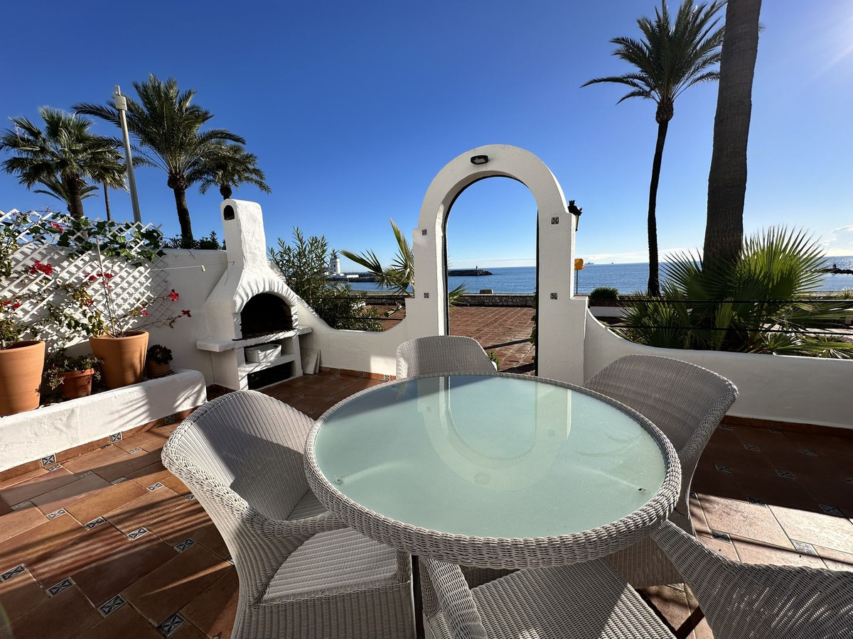 2 Bed Townhouse for sale in La Duquesa Costa Del Sol, Málaga, Spain