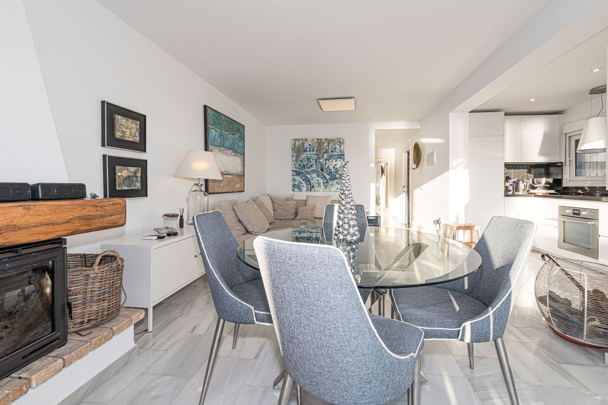2 Bed Townhouse for sale in La Duquesa Costa Del Sol, Málaga, Spain