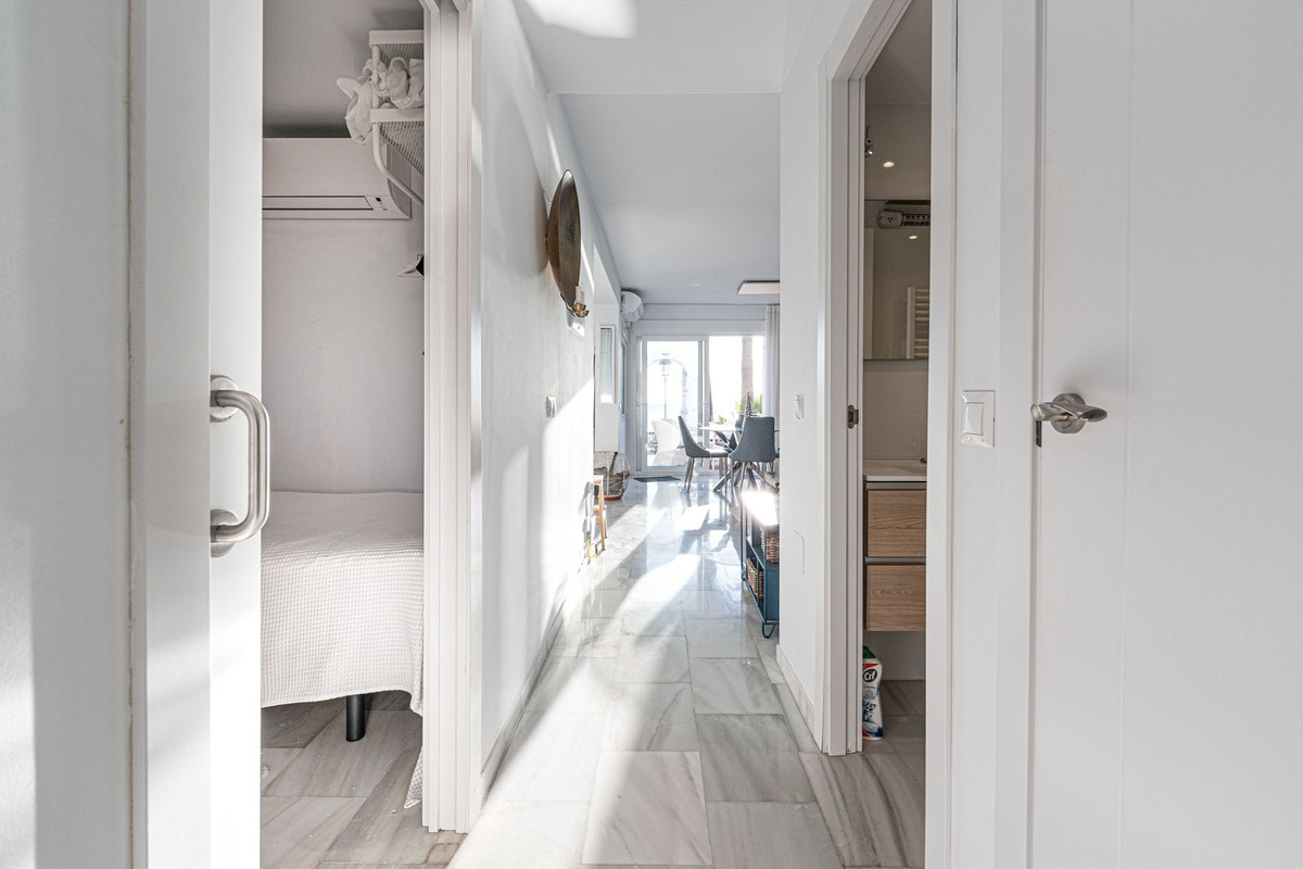 2 Bed Townhouse for sale in La Duquesa Costa Del Sol, Málaga, Spain