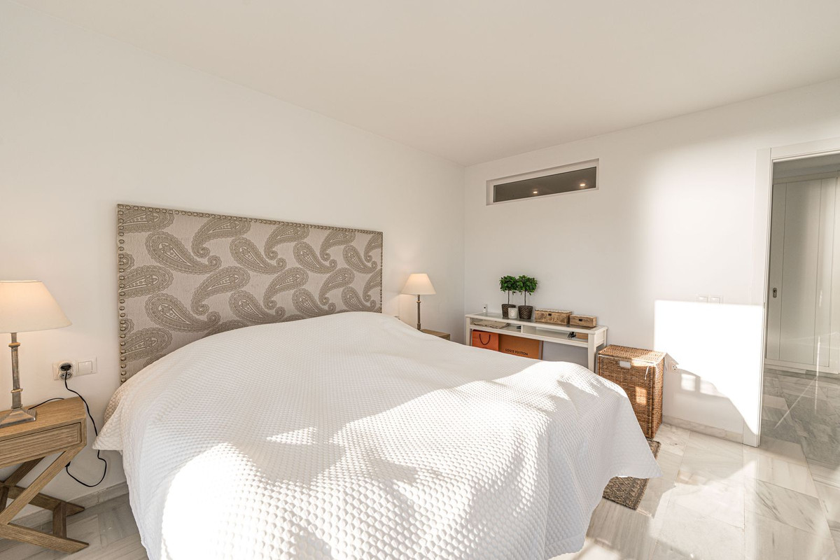 2 Bed Townhouse for sale in La Duquesa Costa Del Sol, Málaga, Spain