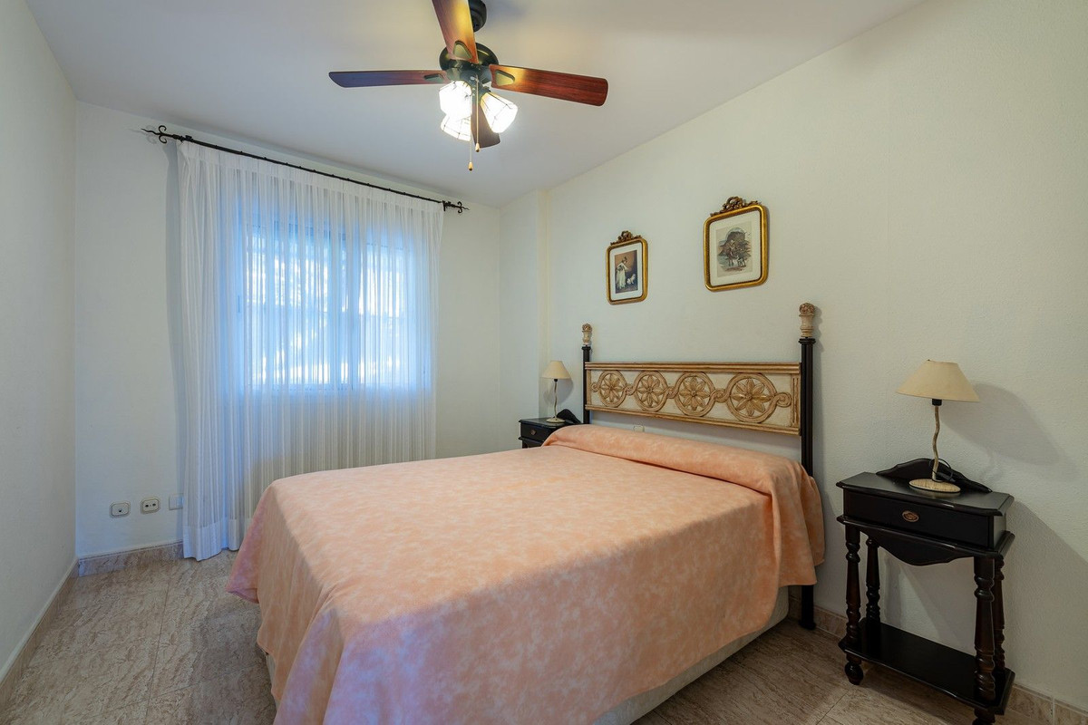 2 Bed Apartment for sale in Benalmadena Costa Costa Del Sol, Málaga, Spain