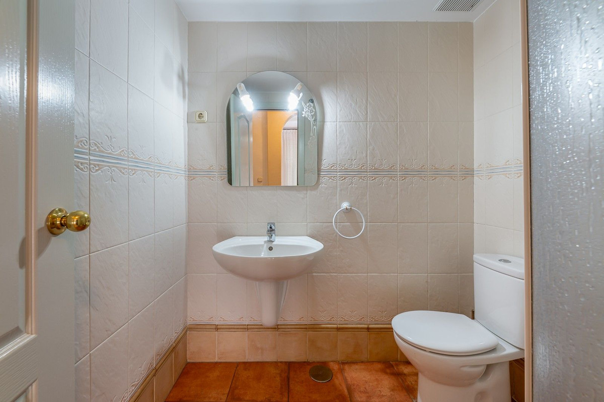 2 Bed Apartment for sale in Benalmadena Costa Costa Del Sol, Málaga, Spain