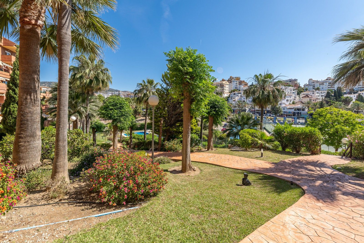 2 Bed Apartment for sale in Benalmadena Costa Costa Del Sol, Málaga, Spain