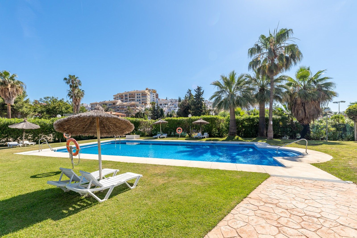 2 Bed Apartment for sale in Benalmadena Costa Costa Del Sol, Málaga, Spain