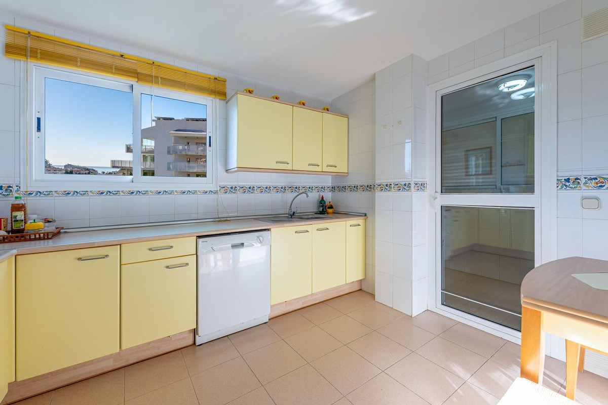 2 Bed Apartment for sale in Benalmadena Costa Costa Del Sol, Málaga, Spain