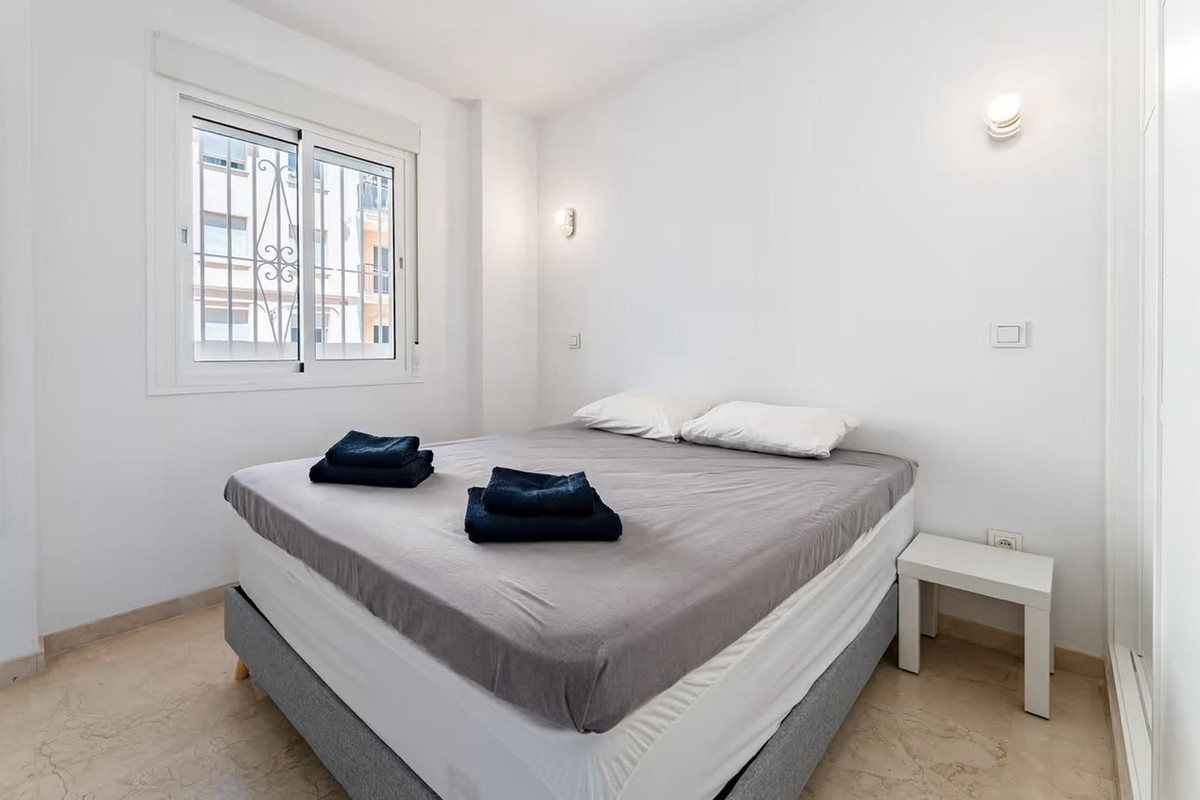 3 Bed Apartment for sale in Fuengirola Costa Del Sol, Málaga, Spain