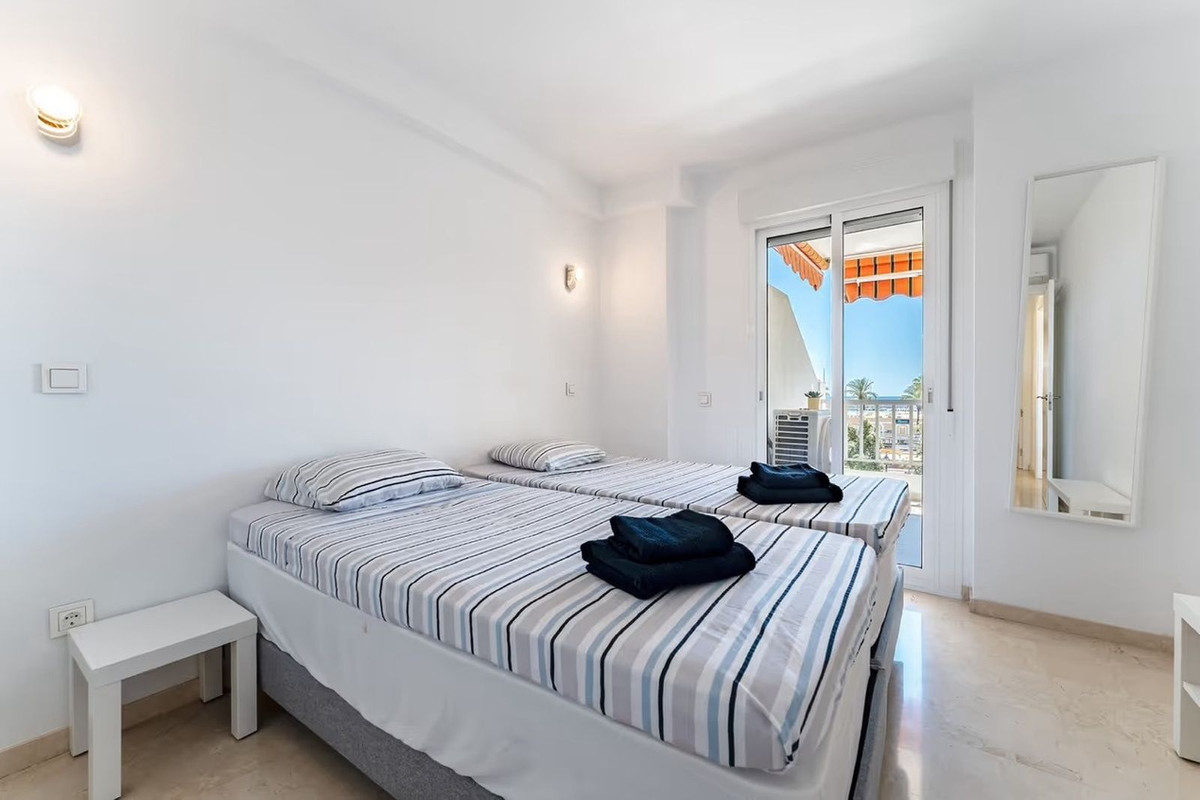 3 Bed Apartment for sale in Fuengirola Costa Del Sol, Málaga, Spain