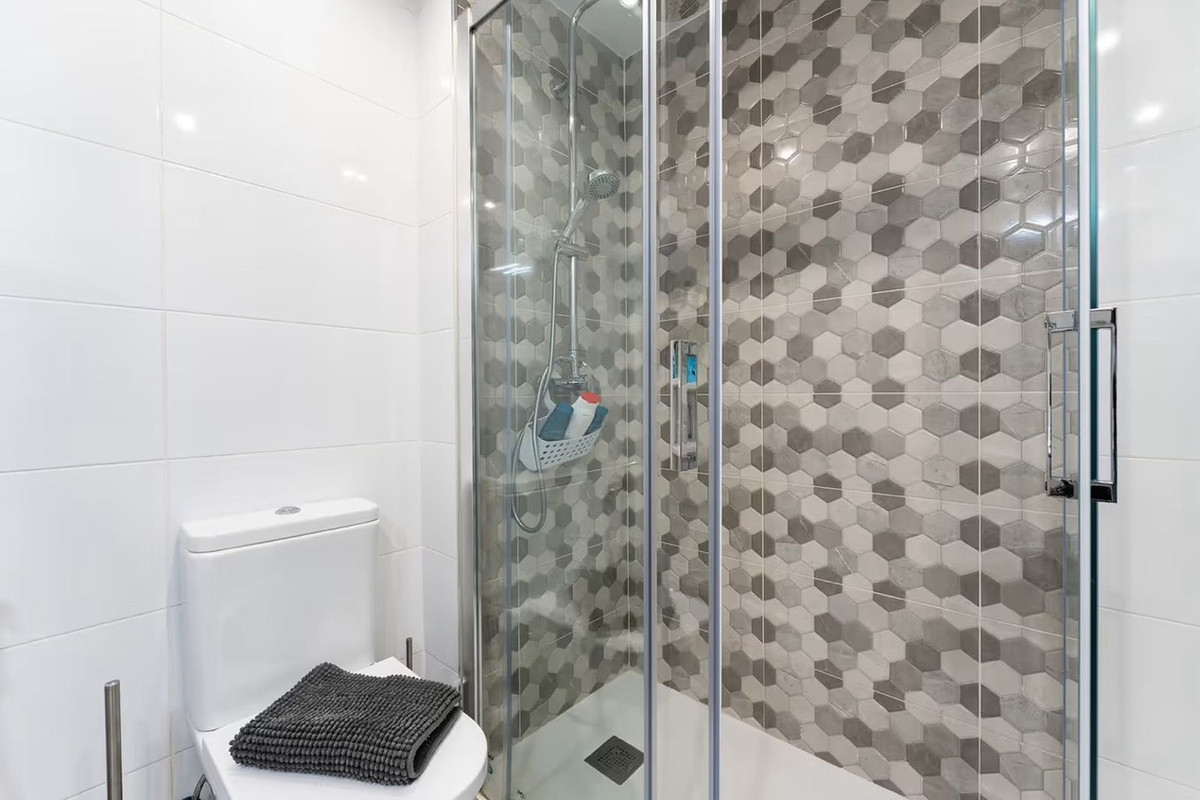 3 Bed Apartment for sale in Fuengirola Costa Del Sol, Málaga, Spain