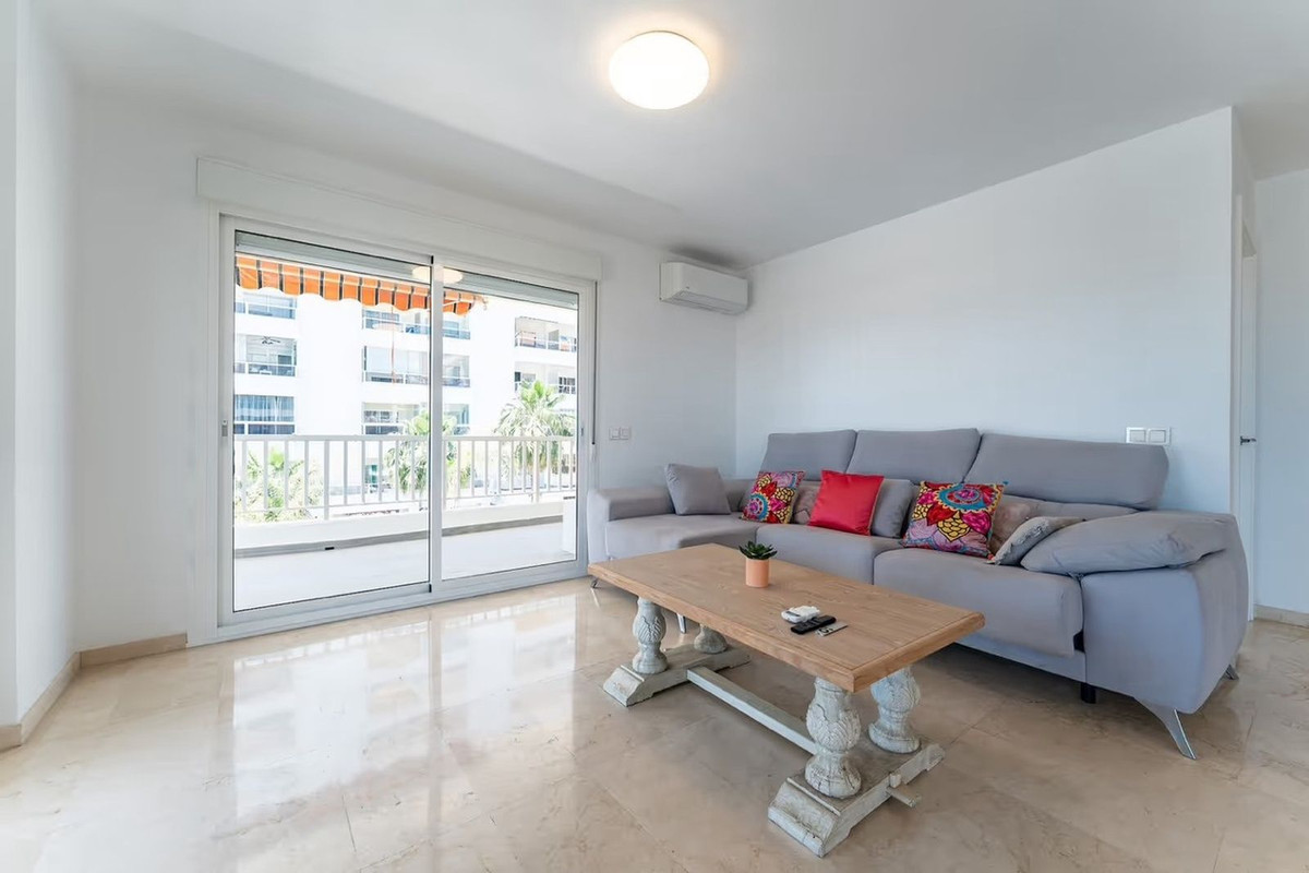 3 Bed Apartment for sale in Fuengirola Costa Del Sol, Málaga, Spain