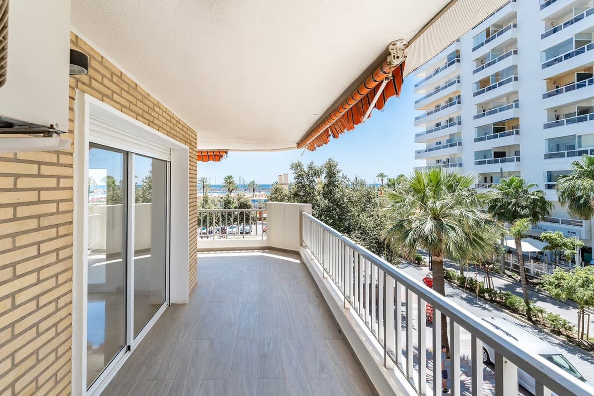 3 Bed Apartment for sale in Fuengirola Costa Del Sol, Málaga, Spain