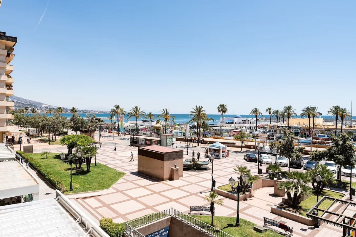 3 Bed Apartment for sale in Fuengirola Costa Del Sol, Málaga, Spain