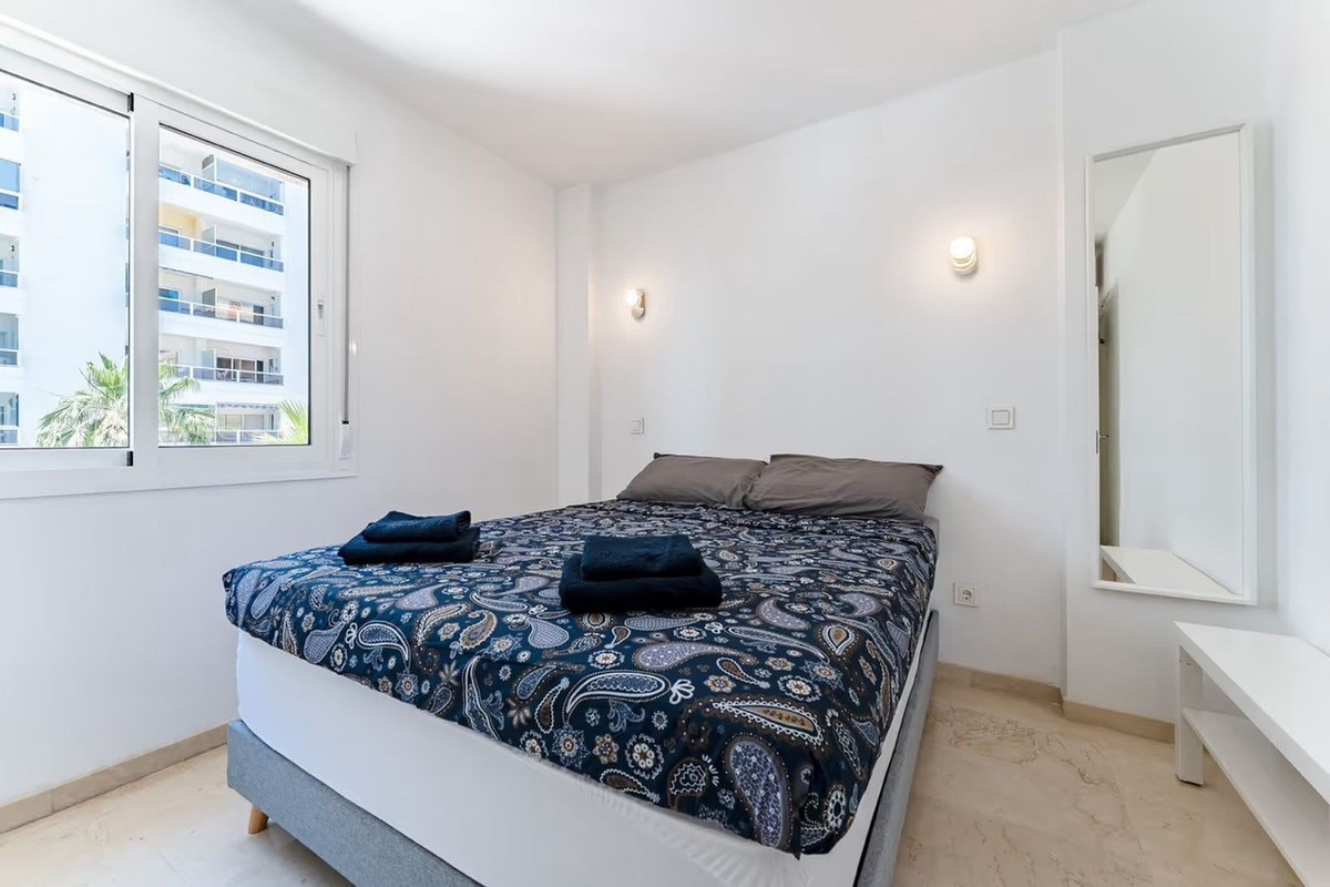 3 Bed Apartment for sale in Fuengirola Costa Del Sol, Málaga, Spain