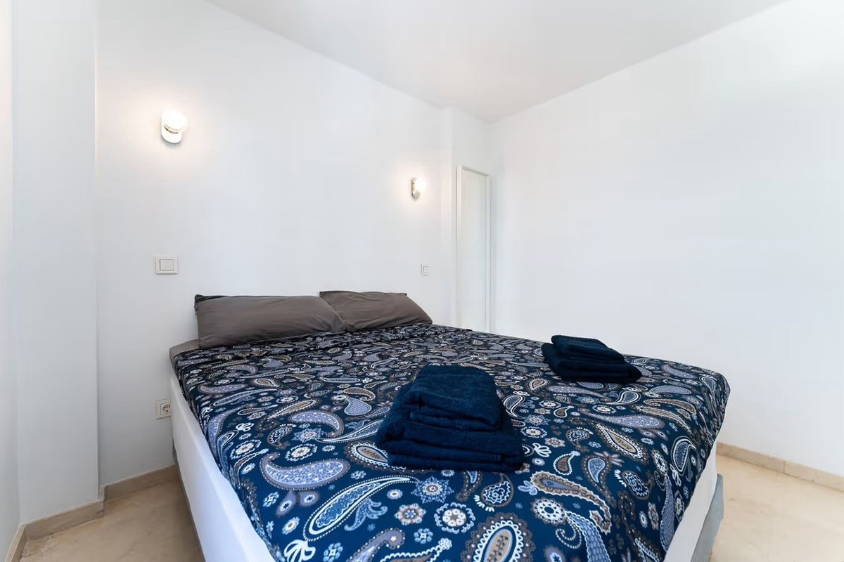 3 Bed Apartment for sale in Fuengirola Costa Del Sol, Málaga, Spain