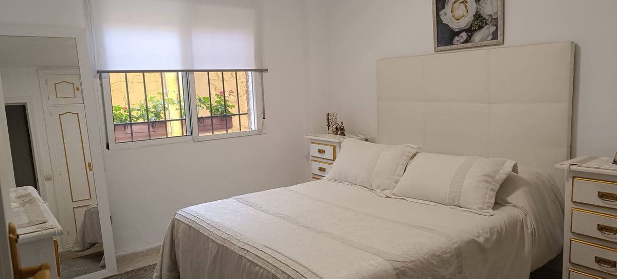 3 Bed Apartment for sale in Marbella Costa Del Sol, Málaga, Spain